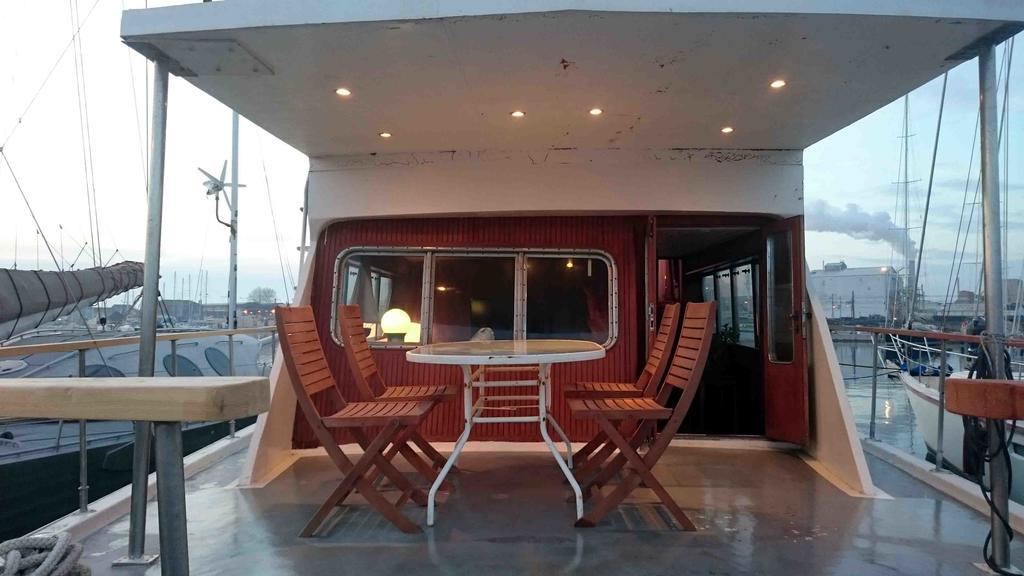Yacht bateau moteur Benetti 19m Hotel Sète Buitenkant foto