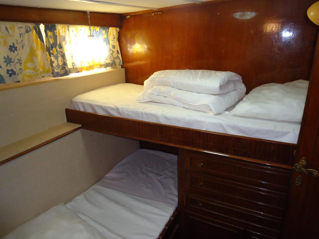Yacht bateau moteur Benetti 19m Hotel Sète Buitenkant foto